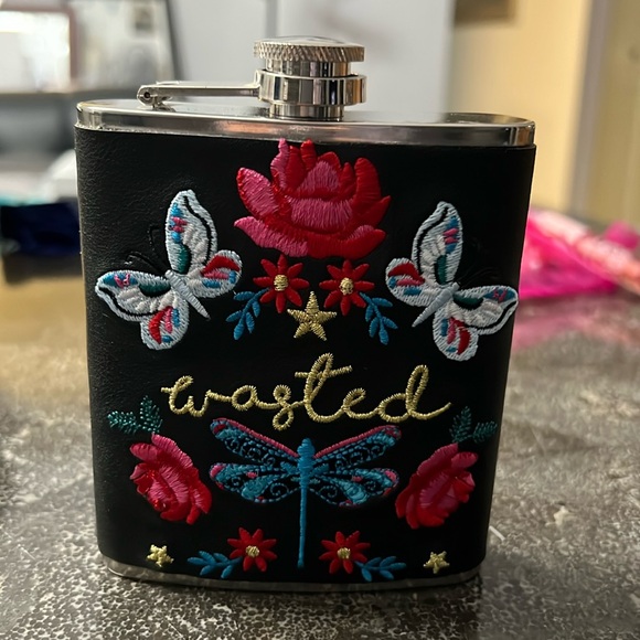 Skinny Dip Accessories - Skinny Dip flask 7oz embroidered leather stainless steel NWOT